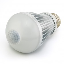 8 watts LED A19 E26 E27 base 700 Lumens Built-in PIR Sensor LED Motion Sensor Light Bulb